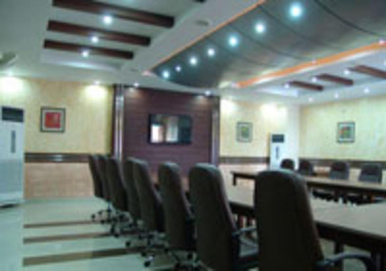 Rajone Hotel Faisalabad Exterior photo